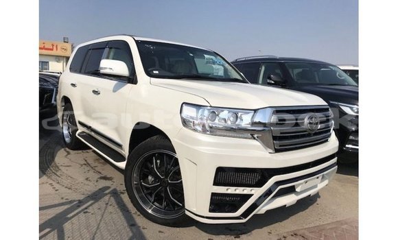 Buy Import Toyota Land Cruiser White Car in Import - Dubai in Andijon Buy Import Toyota Land Cruiser White Car in Import - Dubai in Andijon