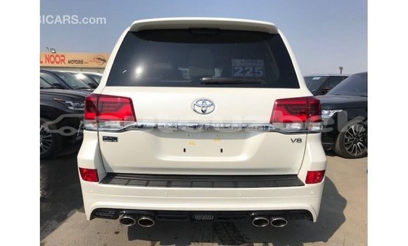 Buy Import Toyota Land Cruiser White Car in Import - Dubai in Andijon Buy Import Toyota Land Cruiser White Car in Import - Dubai in Andijon