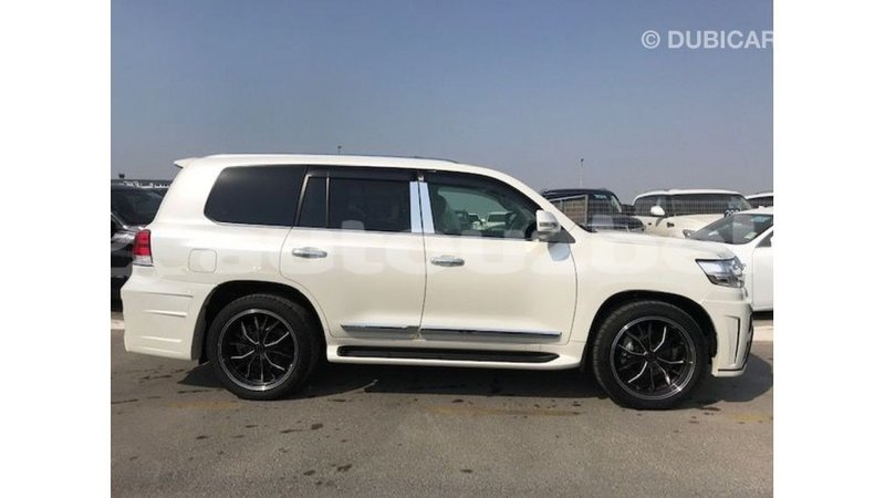 Big with watermark toyota land cruiser andijon import dubai 2742