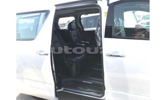 Buy Import Toyota Vellfire White Car in Import - Dubai in Andijon Buy Import Toyota Vellfire White Car in Import - Dubai in Andijon