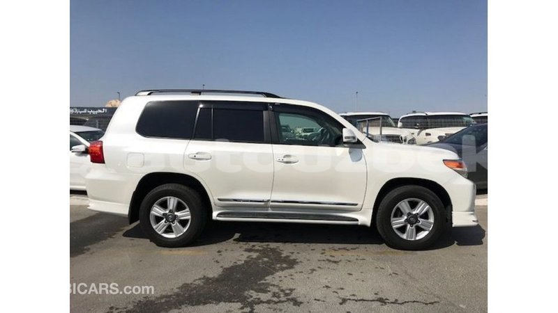 Big with watermark toyota land cruiser andijon import dubai 2747