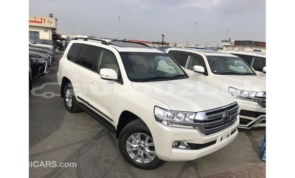 Buy Import Toyota Land Cruiser White Car in Import - Dubai in Andijon Buy Import Toyota Land Cruiser White Car in Import - Dubai in Andijon