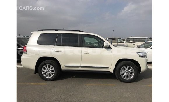 Buy Import Toyota Land Cruiser White Car in Import - Dubai in Andijon Buy Import Toyota Land Cruiser White Car in Import - Dubai in Andijon