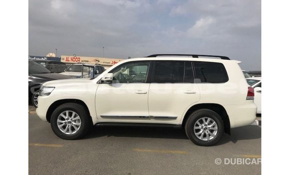 Buy Import Toyota Land Cruiser White Car in Import - Dubai in Andijon Buy Import Toyota Land Cruiser White Car in Import - Dubai in Andijon