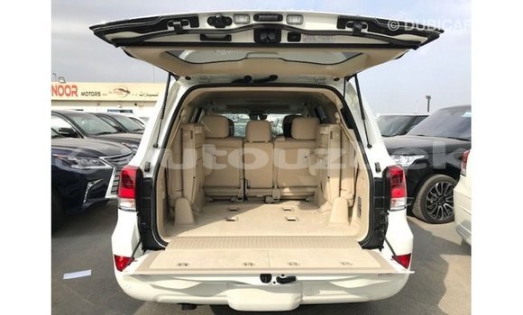 Buy Import Toyota Land Cruiser White Car in Import - Dubai in Andijon Buy Import Toyota Land Cruiser White Car in Import - Dubai in Andijon
