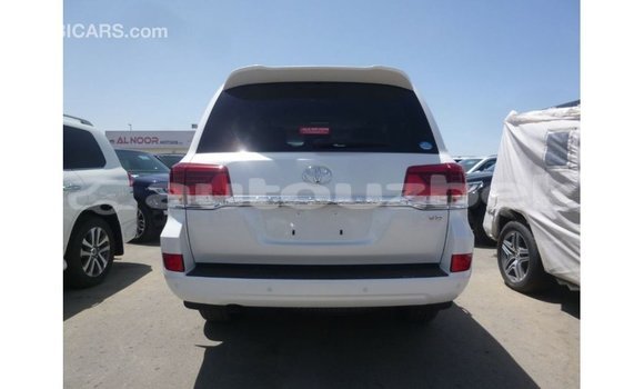 Buy Import Toyota Land Cruiser White Car in Import - Dubai in Andijon Buy Import Toyota Land Cruiser White Car in Import - Dubai in Andijon