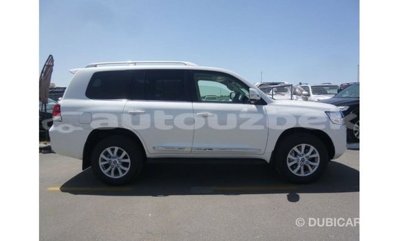 Buy Import Toyota Land Cruiser White Car in Import - Dubai in Andijon Buy Import Toyota Land Cruiser White Car in Import - Dubai in Andijon