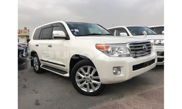 Buy Import Toyota Land Cruiser White Car in Import - Dubai in Andijon Buy Import Toyota Land Cruiser White Car in Import - Dubai in Andijon