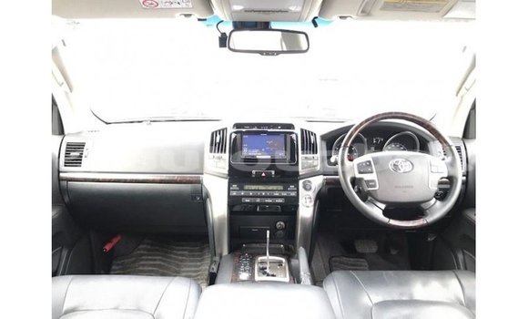 Buy Import Toyota Land Cruiser White Car in Import - Dubai in Andijon Buy Import Toyota Land Cruiser White Car in Import - Dubai in Andijon