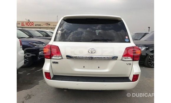 Buy Import Toyota Land Cruiser White Car in Import - Dubai in Andijon Buy Import Toyota Land Cruiser White Car in Import - Dubai in Andijon
