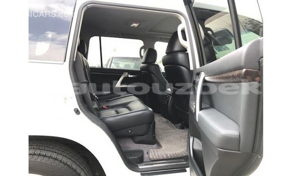 Buy Import Toyota Land Cruiser White Car in Import - Dubai in Andijon Buy Import Toyota Land Cruiser White Car in Import - Dubai in Andijon