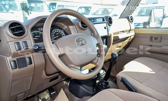 Buy Import Toyota Land Cruiser Beige Car in Import - Dubai in Andijon Buy Import Toyota Land Cruiser Beige Car in Import - Dubai in Andijon
