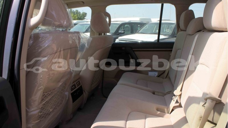 Big with watermark toyota land cruiser andijon import dubai 2780