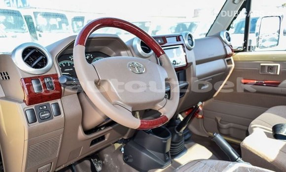 Buy Import Toyota Land Cruiser Beige Car in Import - Dubai in Andijon Buy Import Toyota Land Cruiser Beige Car in Import - Dubai in Andijon
