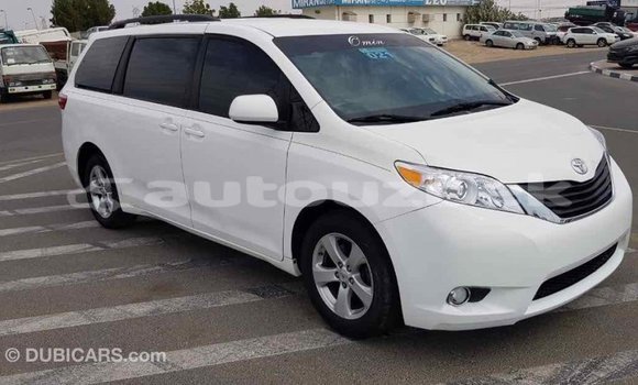 Buy Import Toyota Sienna White Car in Import - Dubai in Andijon Buy Import Toyota Sienna White Car in Import - Dubai in Andijon