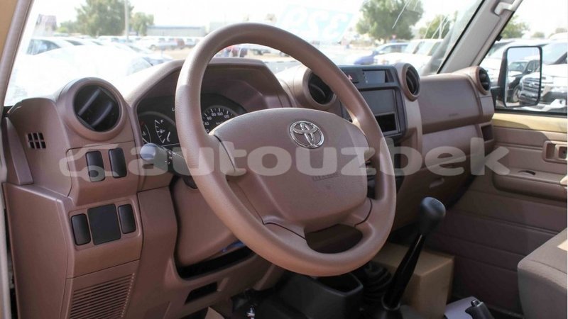 Big with watermark toyota land cruiser andijon import dubai 2789