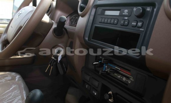 Buy Import Toyota Land Cruiser Beige Car in Import - Dubai in Andijon Buy Import Toyota Land Cruiser Beige Car in Import - Dubai in Andijon
