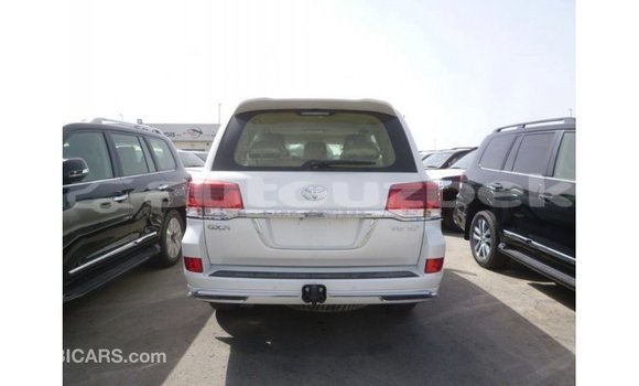 Buy Import Toyota Land Cruiser White Car in Import - Dubai in Andijon Buy Import Toyota Land Cruiser White Car in Import - Dubai in Andijon