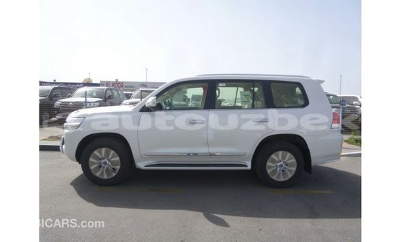 Buy Import Toyota Land Cruiser White Car in Import - Dubai in Andijon Buy Import Toyota Land Cruiser White Car in Import - Dubai in Andijon