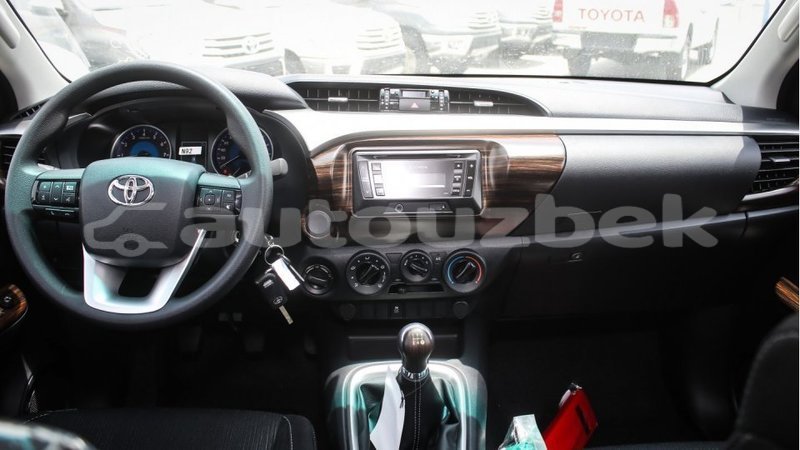 Big with watermark toyota hilux andijon import dubai 2811