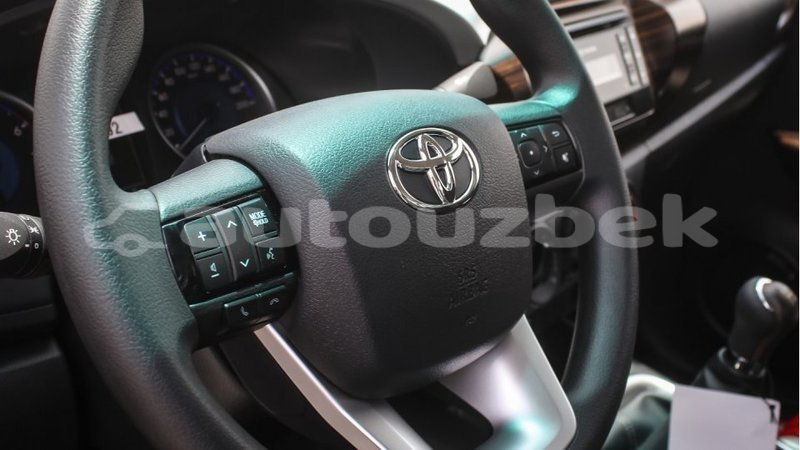 Big with watermark toyota hilux andijon import dubai 2811