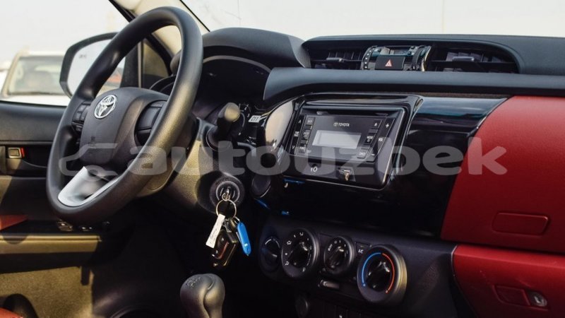 Big with watermark toyota hilux andijon import dubai 2813
