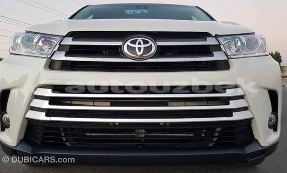 Buy Import Toyota Highlander White Car in Import - Dubai in Andijon Buy Import Toyota Highlander White Car in Import - Dubai in Andijon