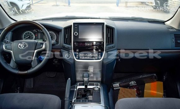 Buy Import Toyota Land Cruiser White Car in Import - Dubai in Andijon Buy Import Toyota Land Cruiser White Car in Import - Dubai in Andijon