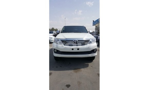 Buy Import Toyota Fortuner White Car in Import - Dubai in Andijon Buy Import Toyota Fortuner White Car in Import - Dubai in Andijon