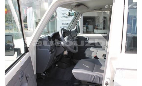 Buy Import Toyota Land Cruiser White Car in Import - Dubai in Andijon Buy Import Toyota Land Cruiser White Car in Import - Dubai in Andijon
