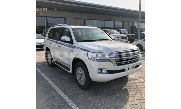 Buy Import Toyota Land Cruiser White Car in Import - Dubai in Andijon Buy Import Toyota Land Cruiser White Car in Import - Dubai in Andijon