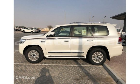 Buy Import Toyota Land Cruiser White Car in Import - Dubai in Andijon Buy Import Toyota Land Cruiser White Car in Import - Dubai in Andijon