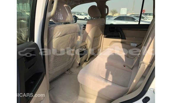 Buy Import Toyota Land Cruiser White Car in Import - Dubai in Andijon Buy Import Toyota Land Cruiser White Car in Import - Dubai in Andijon