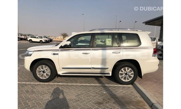 Buy Import Toyota Land Cruiser White Car in Import - Dubai in Andijon Buy Import Toyota Land Cruiser White Car in Import - Dubai in Andijon