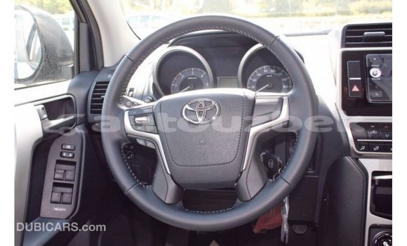 Buy Import Toyota Hilux Black Car in Import - Dubai in Andijon Buy Import Toyota Hilux Black Car in Import - Dubai in Andijon