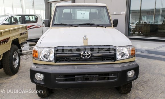 Buy Import Toyota Land Cruiser Beige Car in Import - Dubai in Andijon Buy Import Toyota Land Cruiser Beige Car in Import - Dubai in Andijon