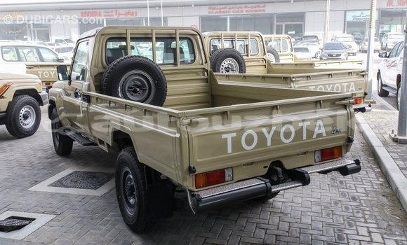 Buy Import Toyota Land Cruiser Beige Car in Import - Dubai in Andijon Buy Import Toyota Land Cruiser Beige Car in Import - Dubai in Andijon