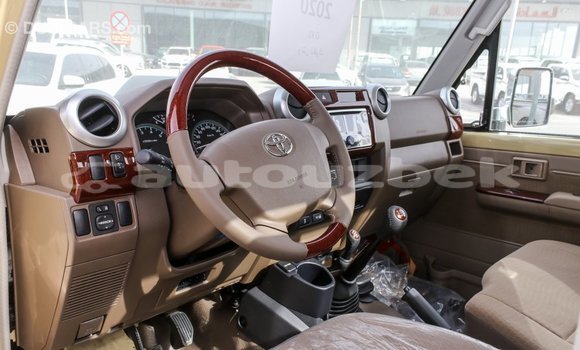 Buy Import Toyota Land Cruiser Beige Car in Import - Dubai in Andijon Buy Import Toyota Land Cruiser Beige Car in Import - Dubai in Andijon