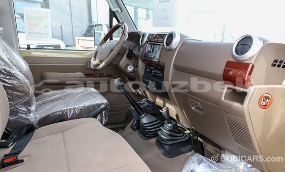 Buy Import Toyota Land Cruiser Beige Car in Import - Dubai in Andijon Buy Import Toyota Land Cruiser Beige Car in Import - Dubai in Andijon