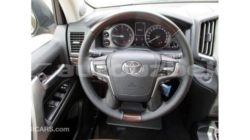 Big with watermark toyota land cruiser andijon import dubai 2921