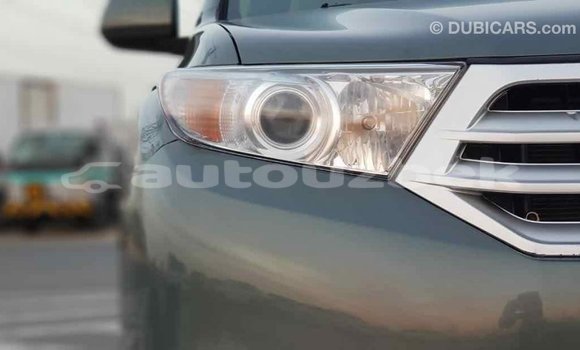 Buy Import Toyota Highlander Green Car in Import - Dubai in Andijon Buy Import Toyota Highlander Green Car in Import - Dubai in Andijon