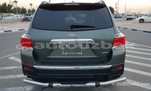 Buy Import Toyota Highlander Green Car in Import - Dubai in Andijon Buy Import Toyota Highlander Green Car in Import - Dubai in Andijon