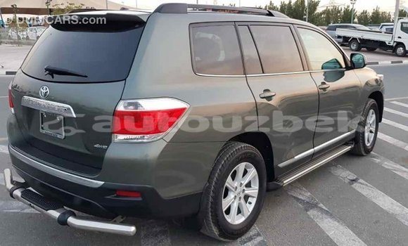 Buy Import Toyota Highlander Green Car in Import - Dubai in Andijon Buy Import Toyota Highlander Green Car in Import - Dubai in Andijon