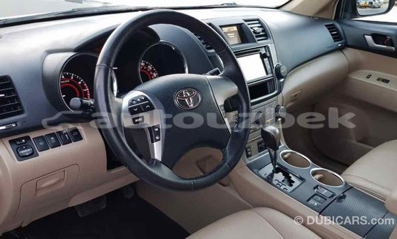 Buy Import Toyota Highlander Green Car in Import - Dubai in Andijon Buy Import Toyota Highlander Green Car in Import - Dubai in Andijon