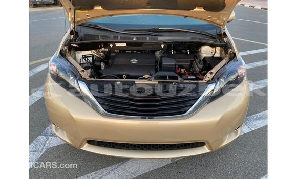 Buy Import Toyota Sienna Other Car in Import - Dubai in Andijon Buy Import Toyota Sienna Other Car in Import - Dubai in Andijon