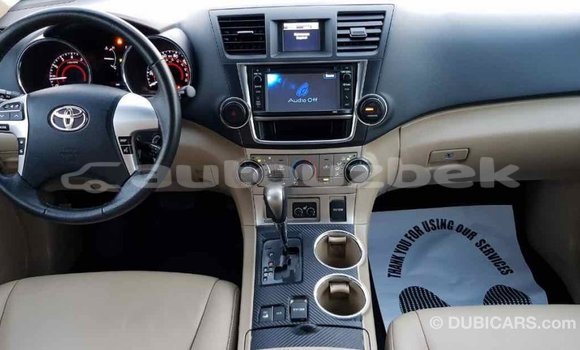 Buy Import Toyota Highlander Green Car in Import - Dubai in Andijon Buy Import Toyota Highlander Green Car in Import - Dubai in Andijon