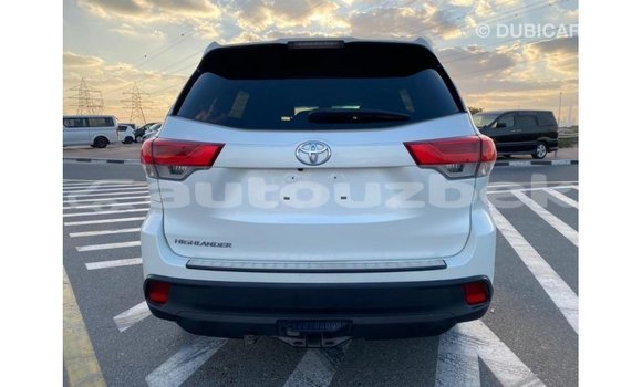 Buy Import Toyota Highlander White Car in Import - Dubai in Andijon Buy Import Toyota Highlander White Car in Import - Dubai in Andijon