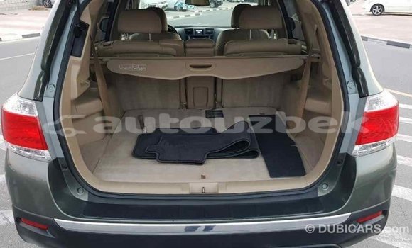 Buy Import Toyota Highlander Green Car in Import - Dubai in Andijon Buy Import Toyota Highlander Green Car in Import - Dubai in Andijon