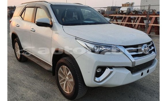 Buy Import Toyota Fortuner White Car in Import - Dubai in Andijon Buy Import Toyota Fortuner White Car in Import - Dubai in Andijon