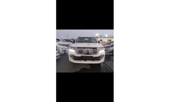 Buy Import Toyota Land Cruiser White Car in Import - Dubai in Andijon Buy Import Toyota Land Cruiser White Car in Import - Dubai in Andijon